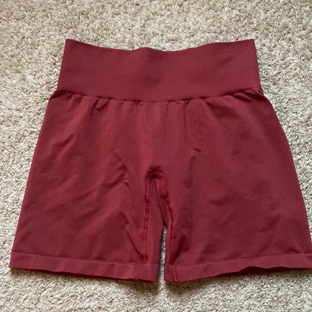 NVGTN Solid Seamless Shorts